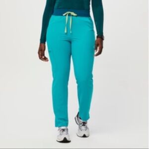 Fig jogger (actual color in model photo)